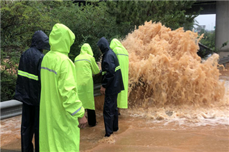 风雨中，我们全力以赴——鲁中公路迎战“利奇马”