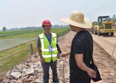 临沂市电视台、郯城县电视台联合对鲁中公路G2京沪项目部进行现场采访报导