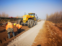 最美筑路人——此图文献给奋斗在G2施工一线的筑路人