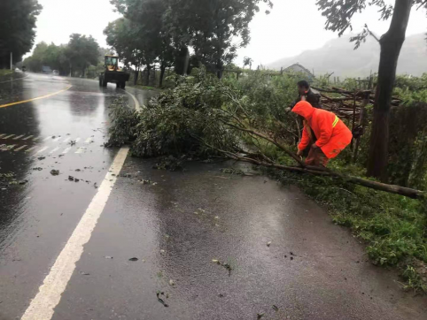 博山小修应急防汛，保障道路安全畅通